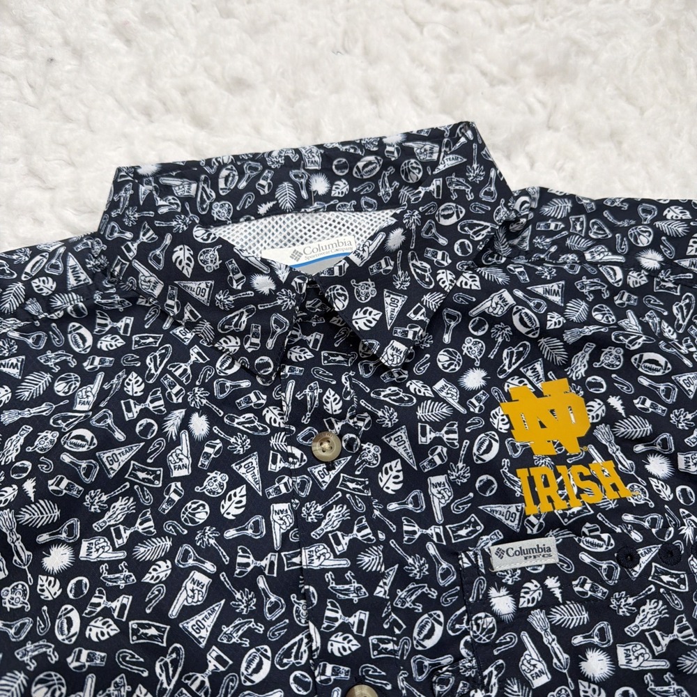 Columbia PFG Shirt Notre Dame Fighting Irish Mens Small Relaxed Graphic AOP New